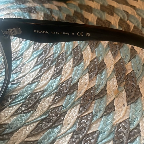 Prada eyeglasses lowest price - Picture 5 of 9